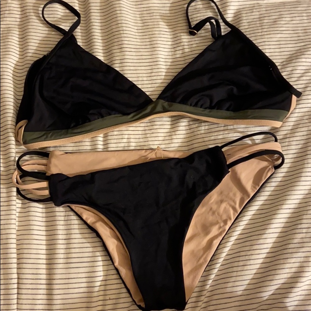 L space bathing suit large top medium bottoms